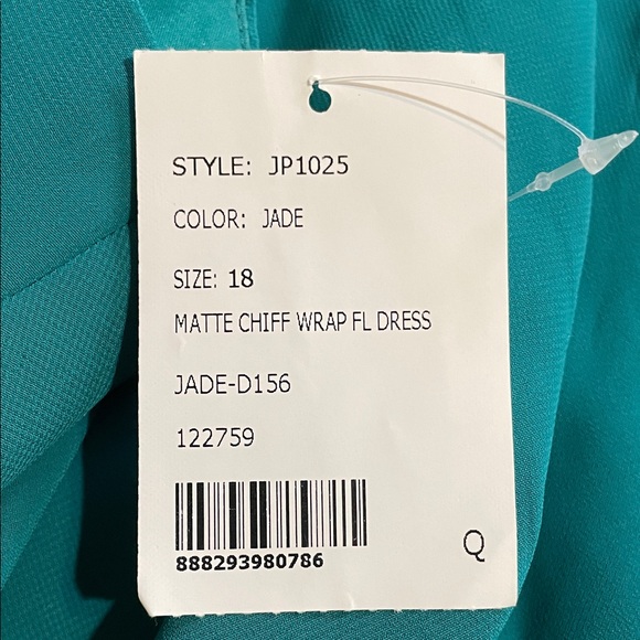 Elegant Sleeveless Wrap Dress - Picture 11 of 12